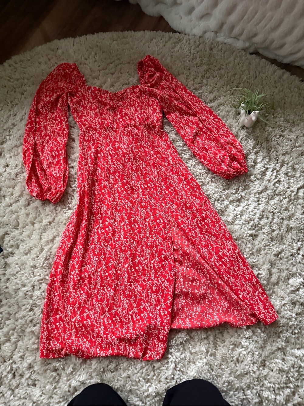 Red Floral Savel women’s flowy Long Sleeve Midi Dress with Smocked Bodice